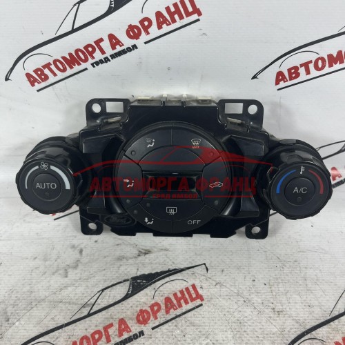 Управление на климатик Ford Fiesta 8A6T-18C612-AJ