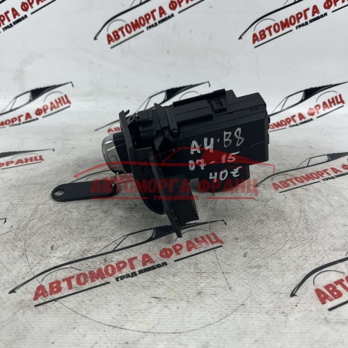 Контактен ключ Audi A4 B8 8K0909131