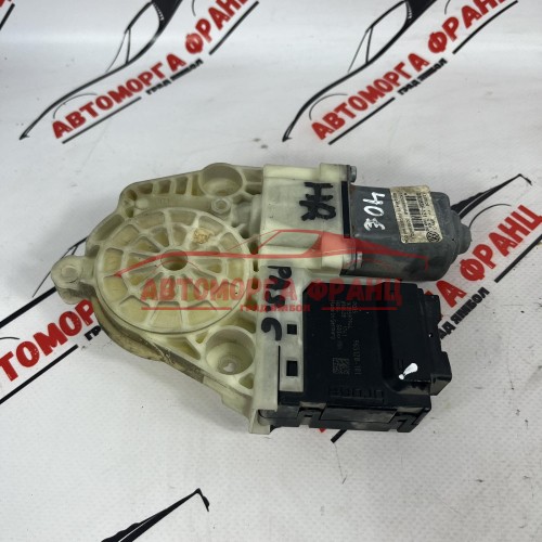 Задна дясна брава Volkswagen Passat 6 980856-131 / 1K0959704AB