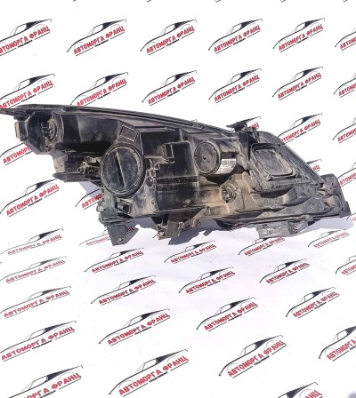 Opel Zafira-C Ляв фар 