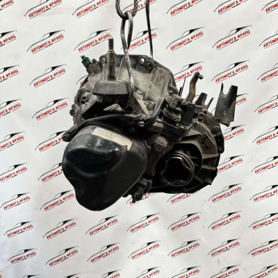 Ръчна скоростна кутия Nissan Micra K12 1.2i 820024 / 8200137170