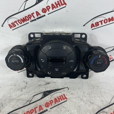 Управление на климатик Ford Fiesta 8A6T-18C612-AJ