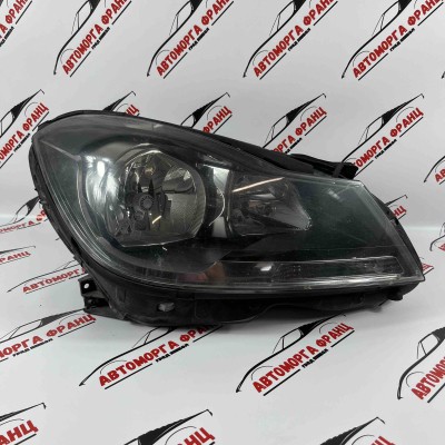 Десен фар Mercedes C-Class W204 A2048209696