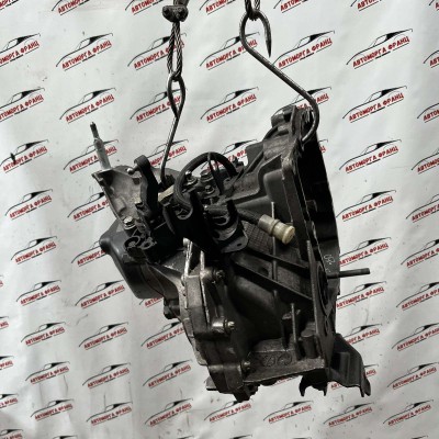 Ръчна скоростна кутия Renault Clio 1.2i 8200699912 / JH3343