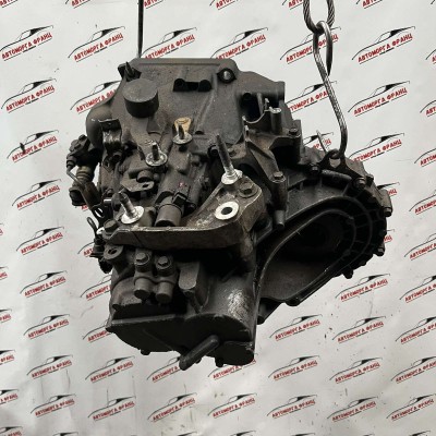 Ръчна скоростна кутия Honda Civic 8 2.2d 