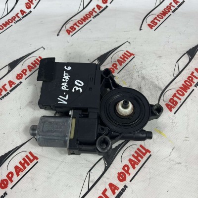 Предно ляво моторче за прозорец Volkswagen Passat 6 1K0959792N / 974629-107